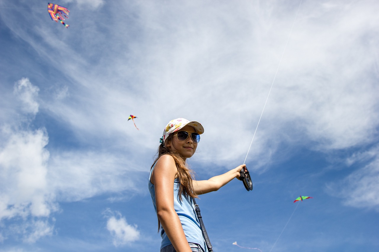 Your Kids' Guide to Making Their Own Kites